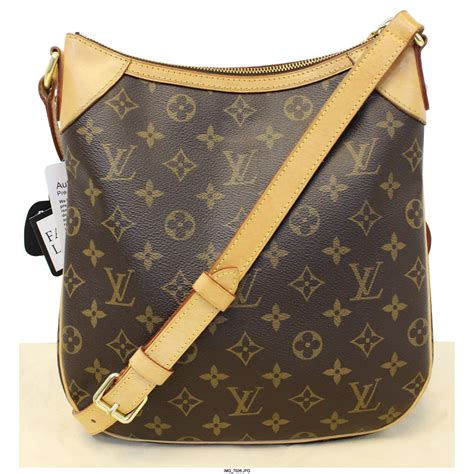 louis vuitton shoulder bag crossbody|louis vuitton crossbody with pouch.